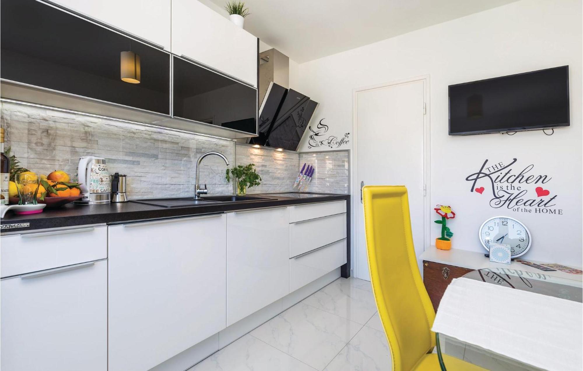 Gorgeous Apartment In Rijeka With Wifi Екстер'єр фото